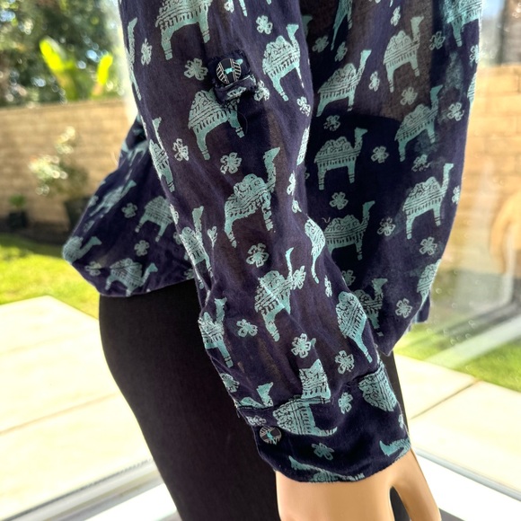 Blue XS Camel Print Button Blouse Shirt Hei Hei Anthropologie Arabian Nights Top - Picture 6 of 9